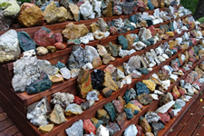 Steinsammlung in Stödvarfjördur