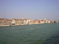 Mit der Fähre mitten durch Venedig