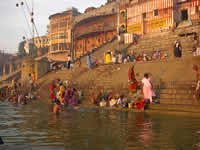 Varanasi, an den Treppen zum Ganges