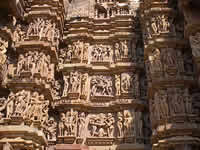 Die verzierten Aussenwände der Tempel von Khajuraho