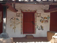 Einer der kunstvoll verzierten Eingänge eines rajastanischen Hauses