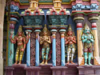 Skulpturen im Tempel von Srirangam