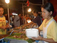 Garküchen auf dem Nachtmarkt