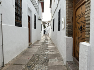 Schmale Gässchen im Judenviertel von Córdoba